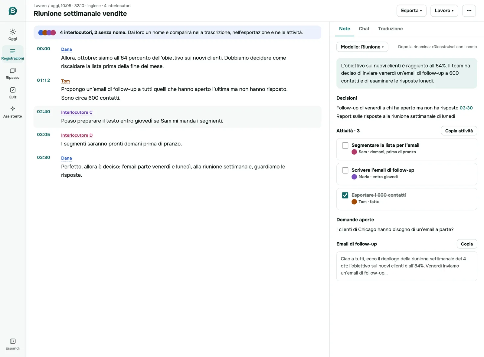 App web di SozAI: la trascrizione di una riunione accanto ai suoi appunti, con decisioni e attività con responsabili