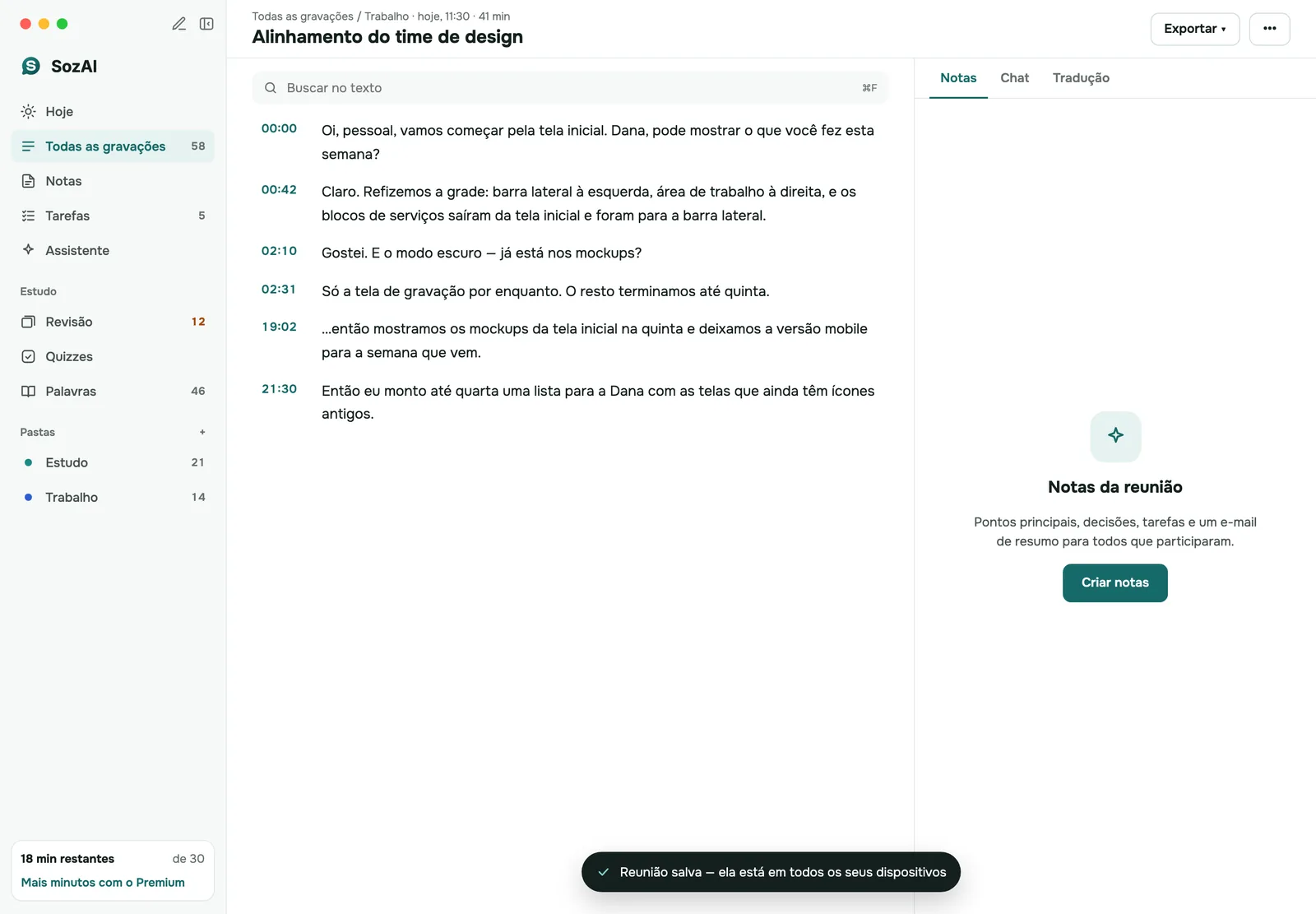 Uma reunião salva no SozAI para Mac: a transcrição com marcações de tempo e o aviso de que agora ela está em todos os dispositivos